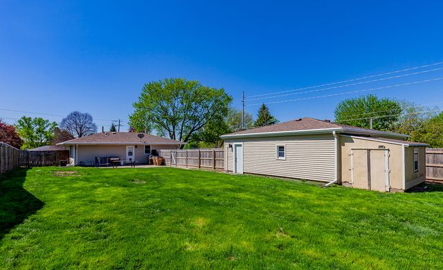 4800 Fairview Drive, Pleasant Hill, IA 50327