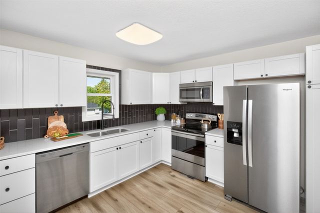 4800 Fairview Drive, Pleasant Hill, IA 50327