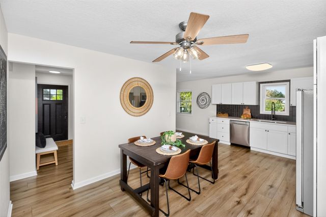 4800 Fairview Drive, Pleasant Hill, IA 50327