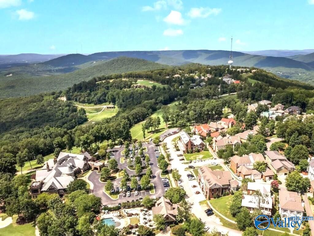 23 Ledge View Drive SE, Huntsville, AL 35802