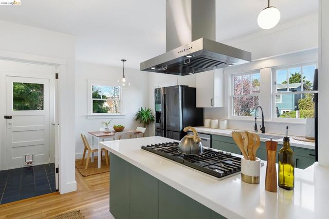 1400 1400 Santa Fe Ave, Berkeley, CA 94702