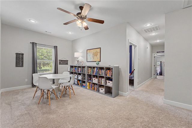8424 Preston Trail, Bentonville, AR 72712