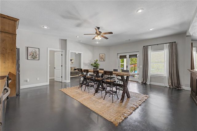 8424 Preston Trail, Bentonville, AR 72712