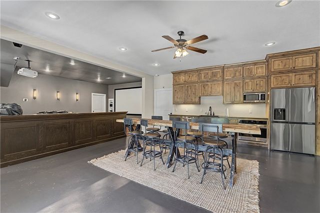 8424 Preston Trail, Bentonville, AR 72712