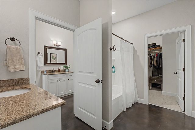 8424 Preston Trail, Bentonville, AR 72712