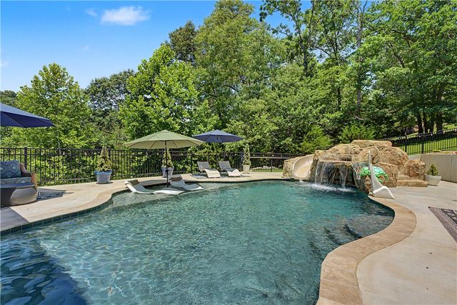 8424 Preston Trail, Bentonville, AR 72712
