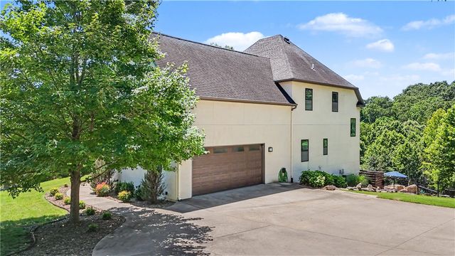 8424 Preston Trail, Bentonville, AR 72712