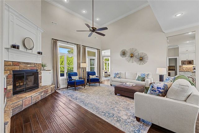8424 Preston Trail, Bentonville, AR 72712