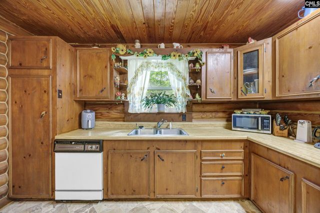 560 Harmon Road, Hopkins, SC 29061