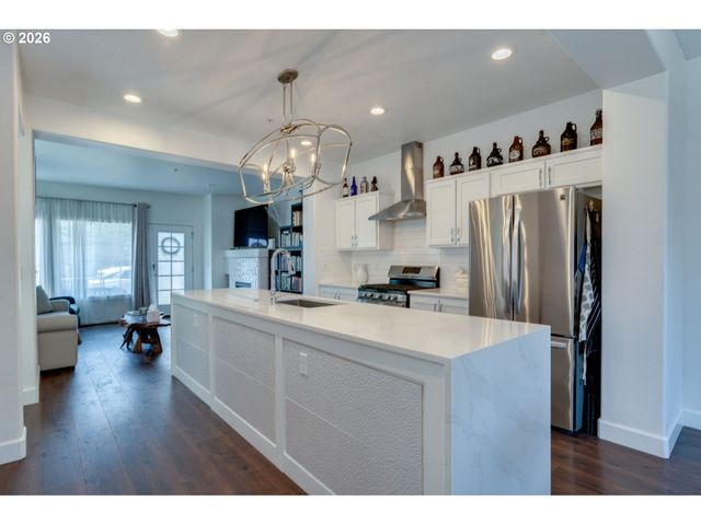 15385 Sw MALLARD Dr 101, Beaverton, OR 97007