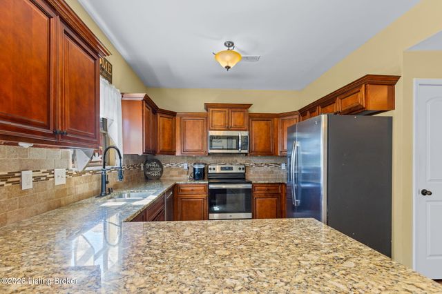 144 Shirley Blvd, Vine Grove, KY 40175