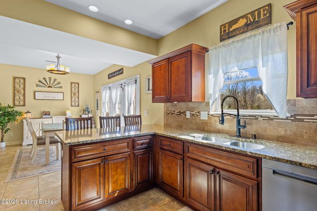 144 Shirley Blvd, Vine Grove, KY 40175