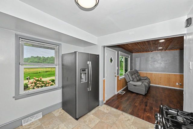 10126 S Judith PLACE, Oak Creek, WI 53154