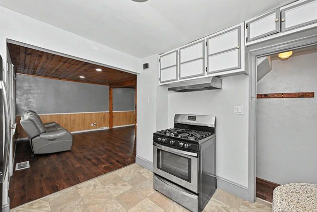 10126 S Judith PLACE, Oak Creek, WI 53154