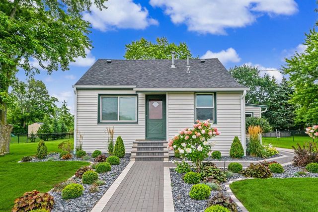 10126 S Judith PLACE, Oak Creek, WI 53154