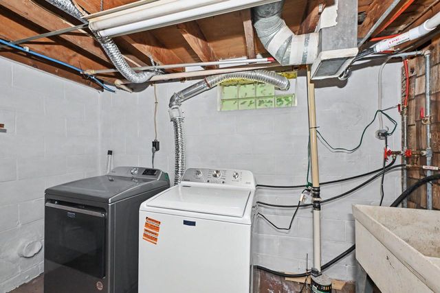 10126 S Judith PLACE, Oak Creek, WI 53154