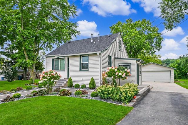 10126 S Judith PLACE, Oak Creek, WI 53154