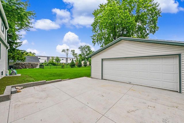10126 S Judith PLACE, Oak Creek, WI 53154