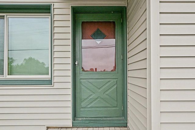 10126 S Judith PLACE, Oak Creek, WI 53154