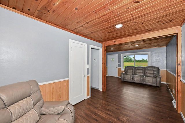 10126 S Judith PLACE, Oak Creek, WI 53154
