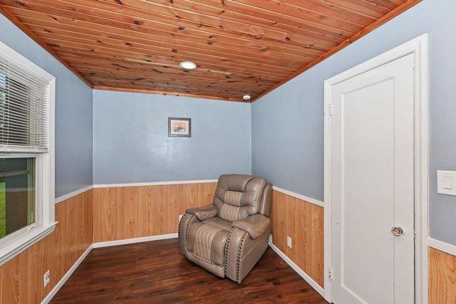 10126 S Judith PLACE, Oak Creek, WI 53154