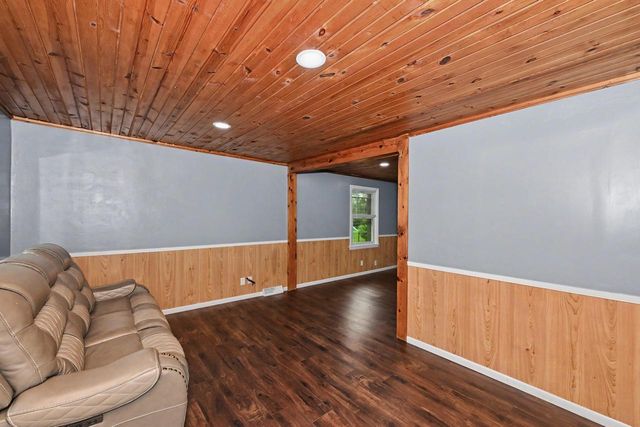 10126 S Judith PLACE, Oak Creek, WI 53154