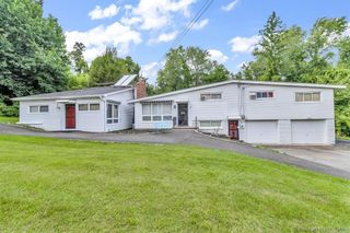 22 Pleasant Rise, Brookfield, CT 06804