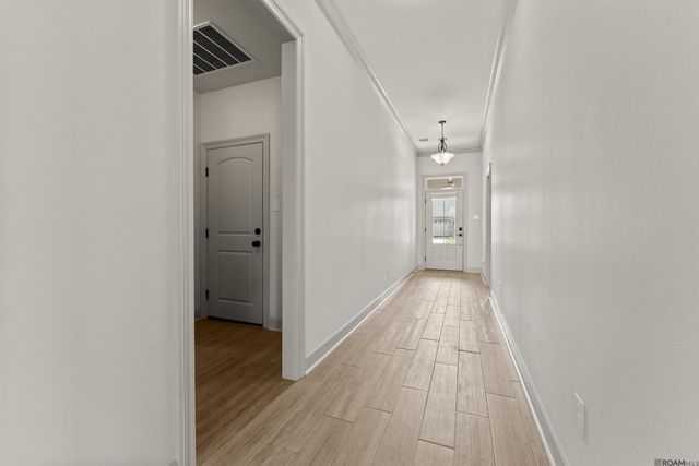 812 Elliston Dr, Gonzales, LA 70737