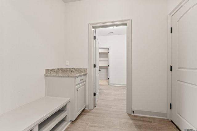 812 Elliston Dr, Gonzales, LA 70737