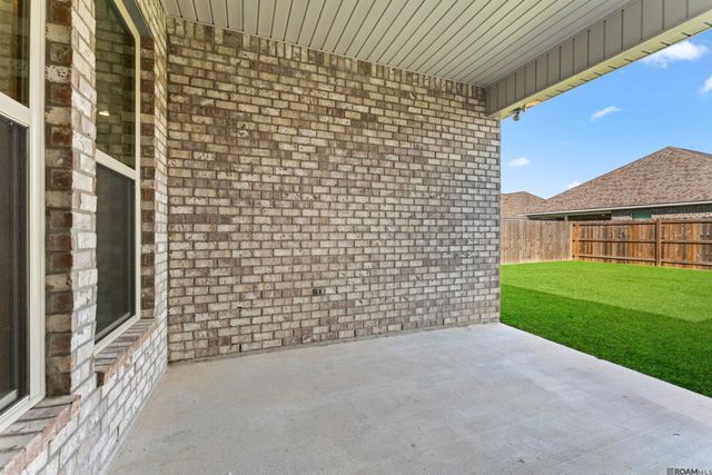 812 Elliston Dr, Gonzales, LA 70737