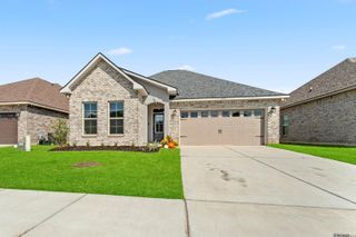 812 Elliston Dr, Gonzales, LA 70737