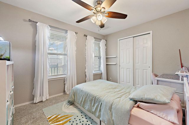 2100 Oaklawn DR, Taylor, TX 76574