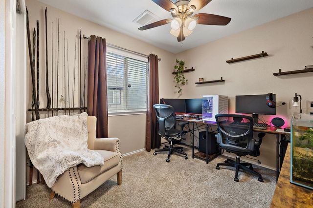 2100 Oaklawn DR, Taylor, TX 76574