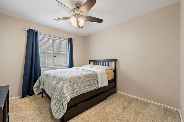 2100 Oaklawn DR, Taylor, TX 76574