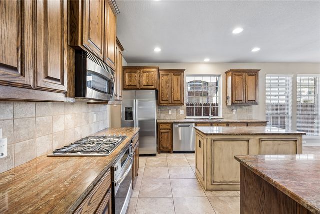 7064 Sea Star Drive, Grand Prairie, TX 75054