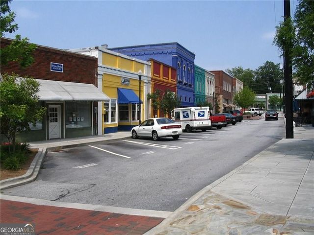 1064 Eastview Road NE, Conyers, GA 30012