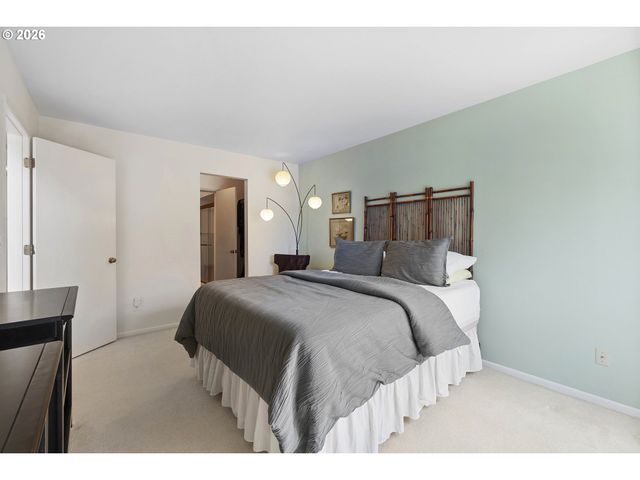 17666 Nw ROLLING HILL Ln, Beaverton, OR 97006