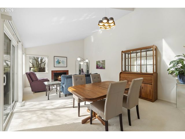 17666 Nw ROLLING HILL Ln, Beaverton, OR 97006