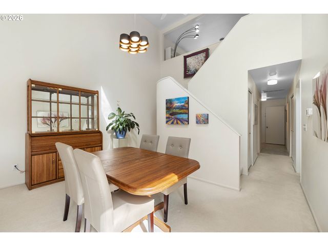 17666 Nw ROLLING HILL Ln, Beaverton, OR 97006