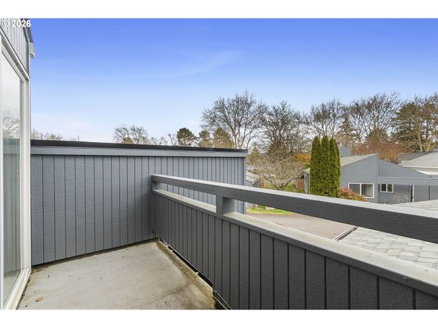 17666 Nw ROLLING HILL Ln, Beaverton, OR 97006