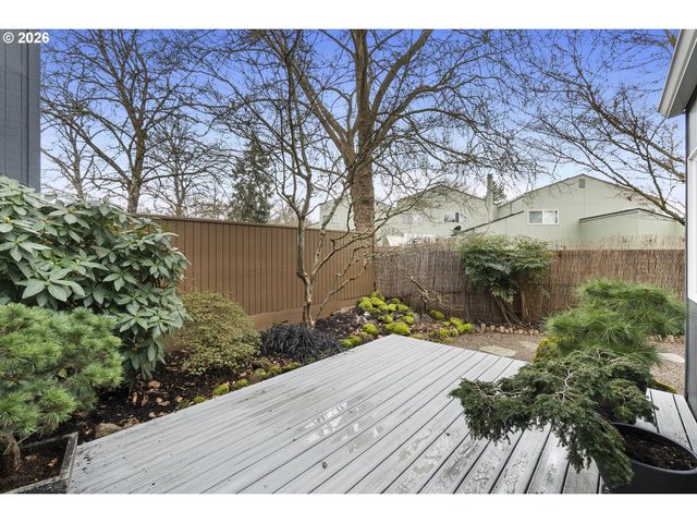 17666 Nw ROLLING HILL Ln, Beaverton, OR 97006