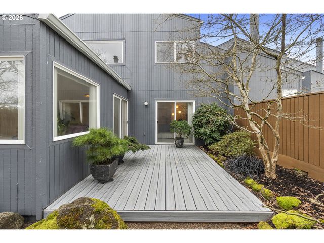 17666 Nw ROLLING HILL Ln, Beaverton, OR 97006