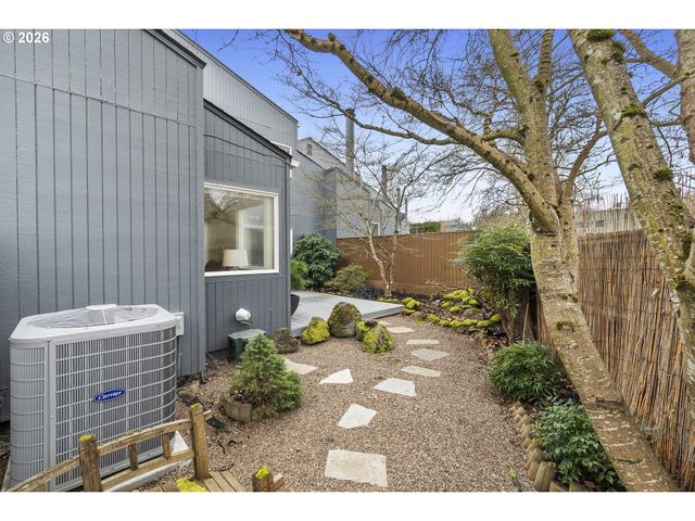 17666 Nw ROLLING HILL Ln, Beaverton, OR 97006