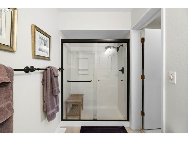 17666 Nw ROLLING HILL Ln, Beaverton, OR 97006