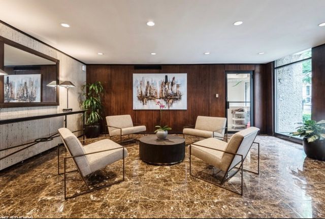 1 E Scott Street 1811, Chicago, IL 60610