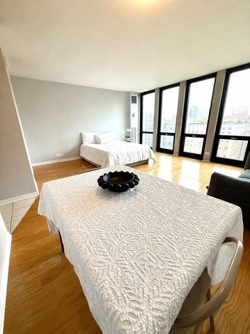 1 E Scott Street 1811, Chicago, IL 60610
