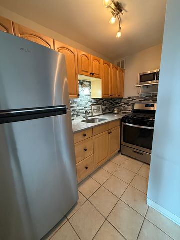 1 E Scott Street 1811, Chicago, IL 60610