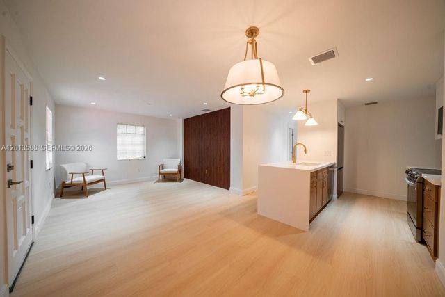 1550 S Greenway Dr, Coral Gables, FL 33134