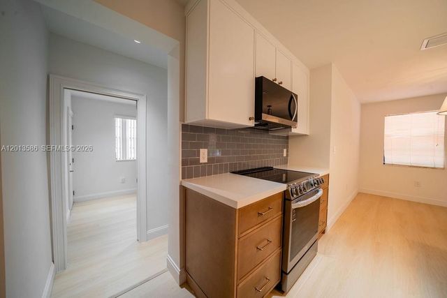 1550 S Greenway Dr, Coral Gables, FL 33134