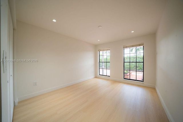 1550 S Greenway Dr, Coral Gables, FL 33134